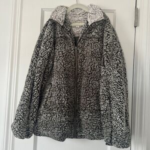 Miami from Francesca’s Cozy Sherpa Zip-Up Jacket
